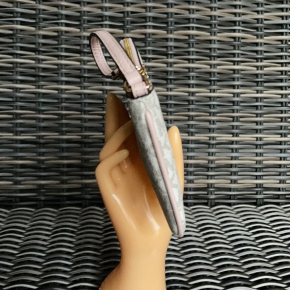 Michael Kors Jet Set Travel Large Top Zip Signature Wristlet Clutch - Picture 4 of 16